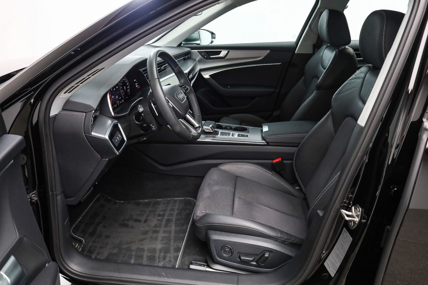 Bild über Audi S6 Avant TDI quattro tiptronic - für weitere Informationen kontaktieren Sie den Audi Partner
