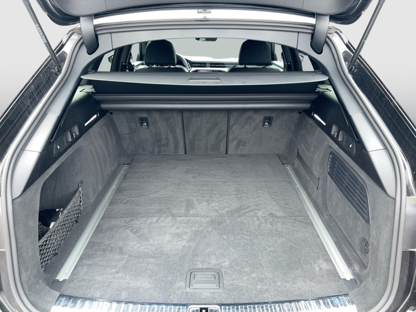 Bild über Audi S6 Avant TDI quattro tiptronic - für weitere Informationen kontaktieren Sie den Audi Partner