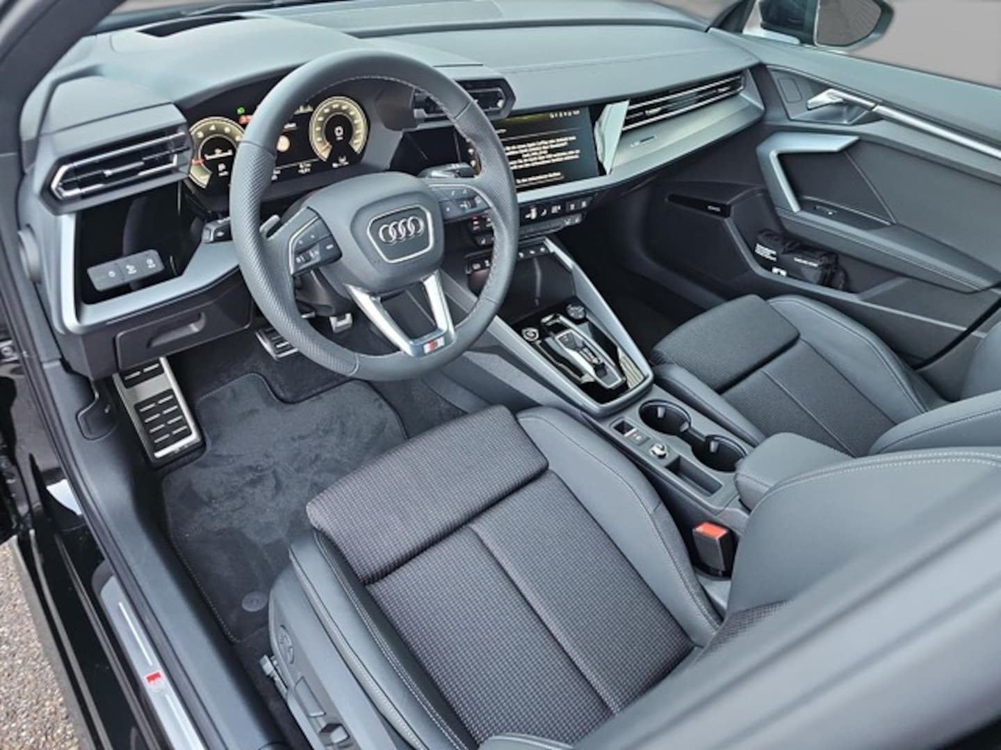 Bild über Audi A3 Sportback TFSI 110 kW S tronic - für weitere Informationen kontaktieren Sie den Audi Partner
