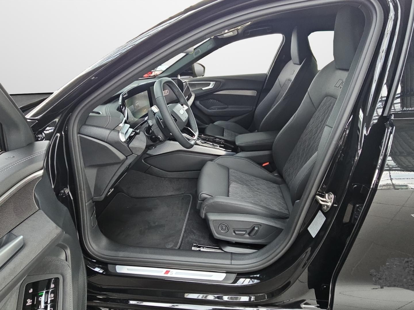 Bild über Audi A5 Avant TDI quattro 150 kW S tronic - für weitere Informationen kontaktieren Sie den Audi Partner
