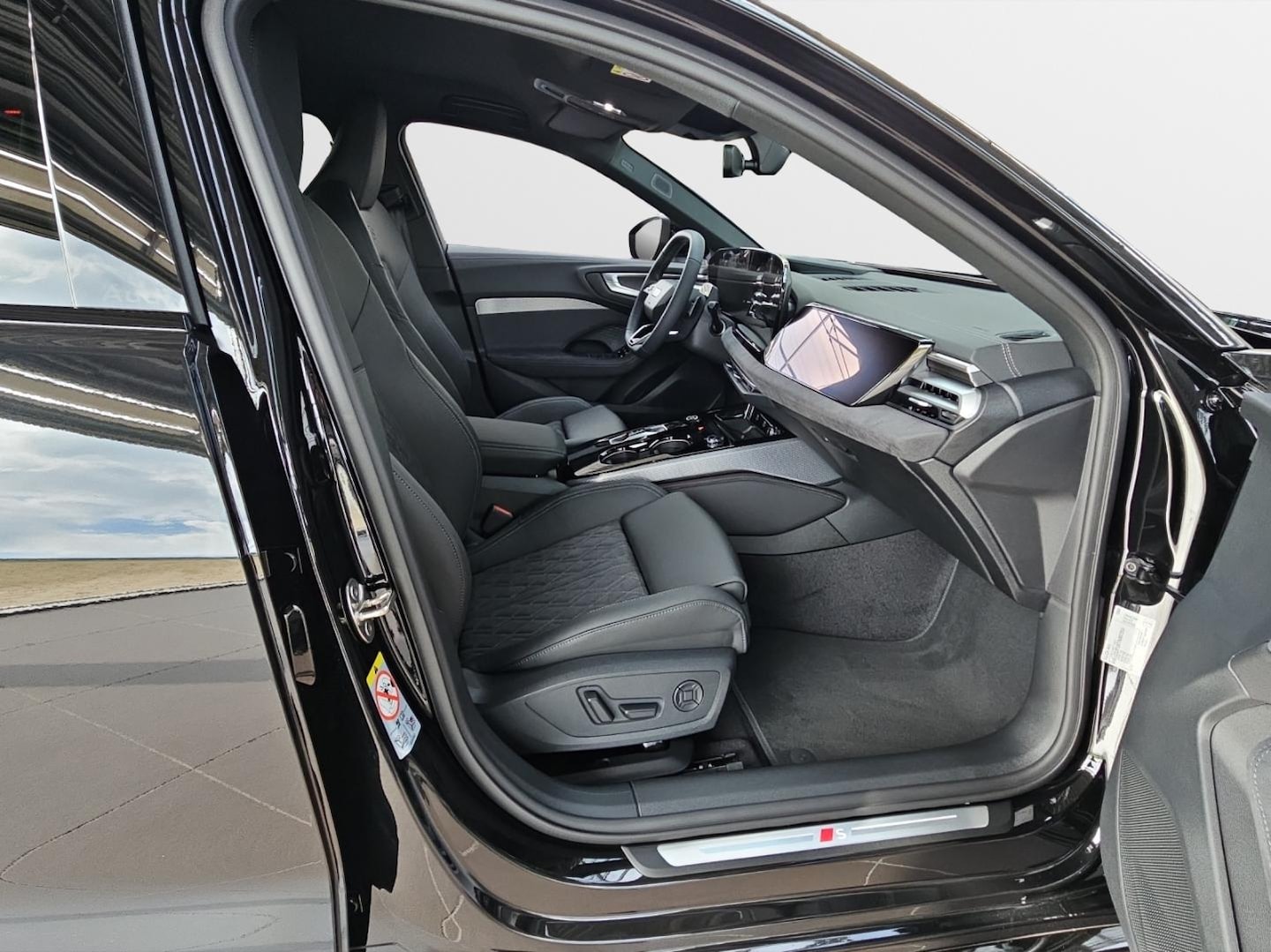 Bild über Audi A5 Avant TDI quattro 150 kW S tronic - für weitere Informationen kontaktieren Sie den Audi Partner