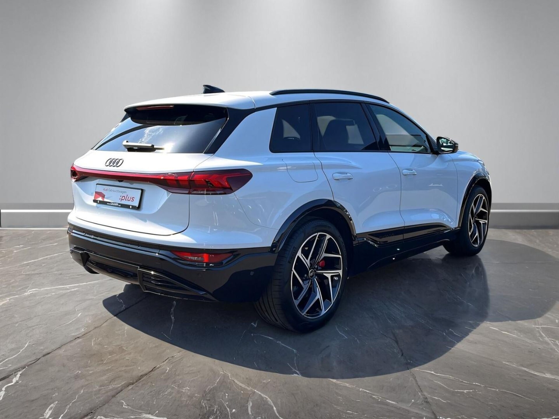 Audi SQ6 SUV e-tron