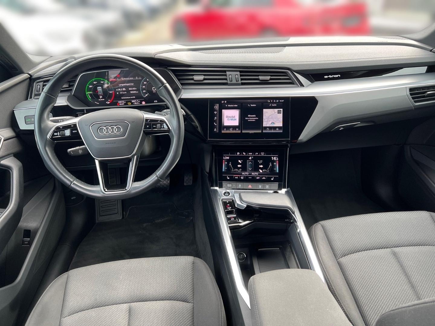 Bild über Audi Q8 e-tron advanced 50 e-tron quattro - für weitere Informationen kontaktieren Sie den Audi Partner