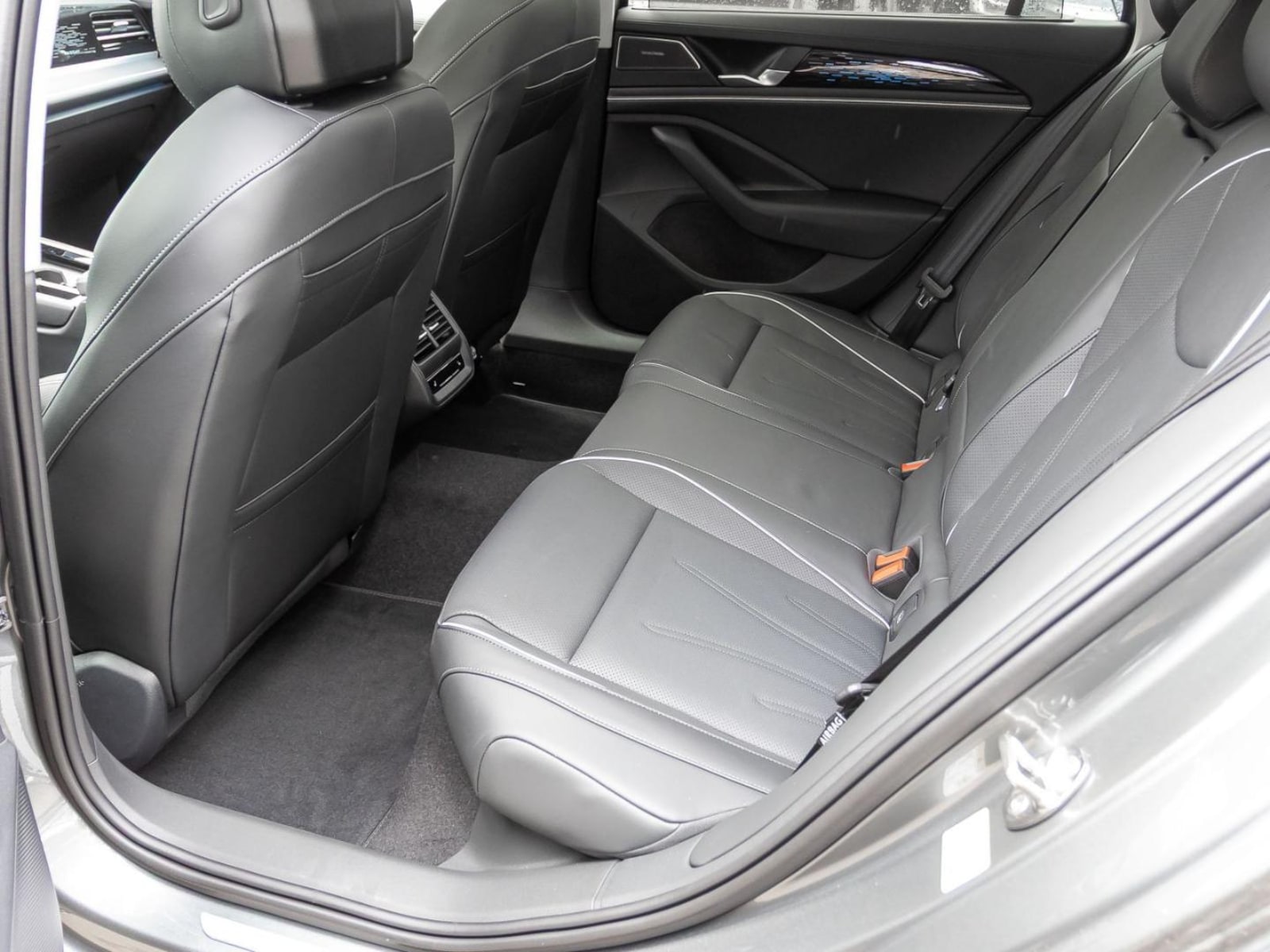 Volkswagen Passat – Bild 21