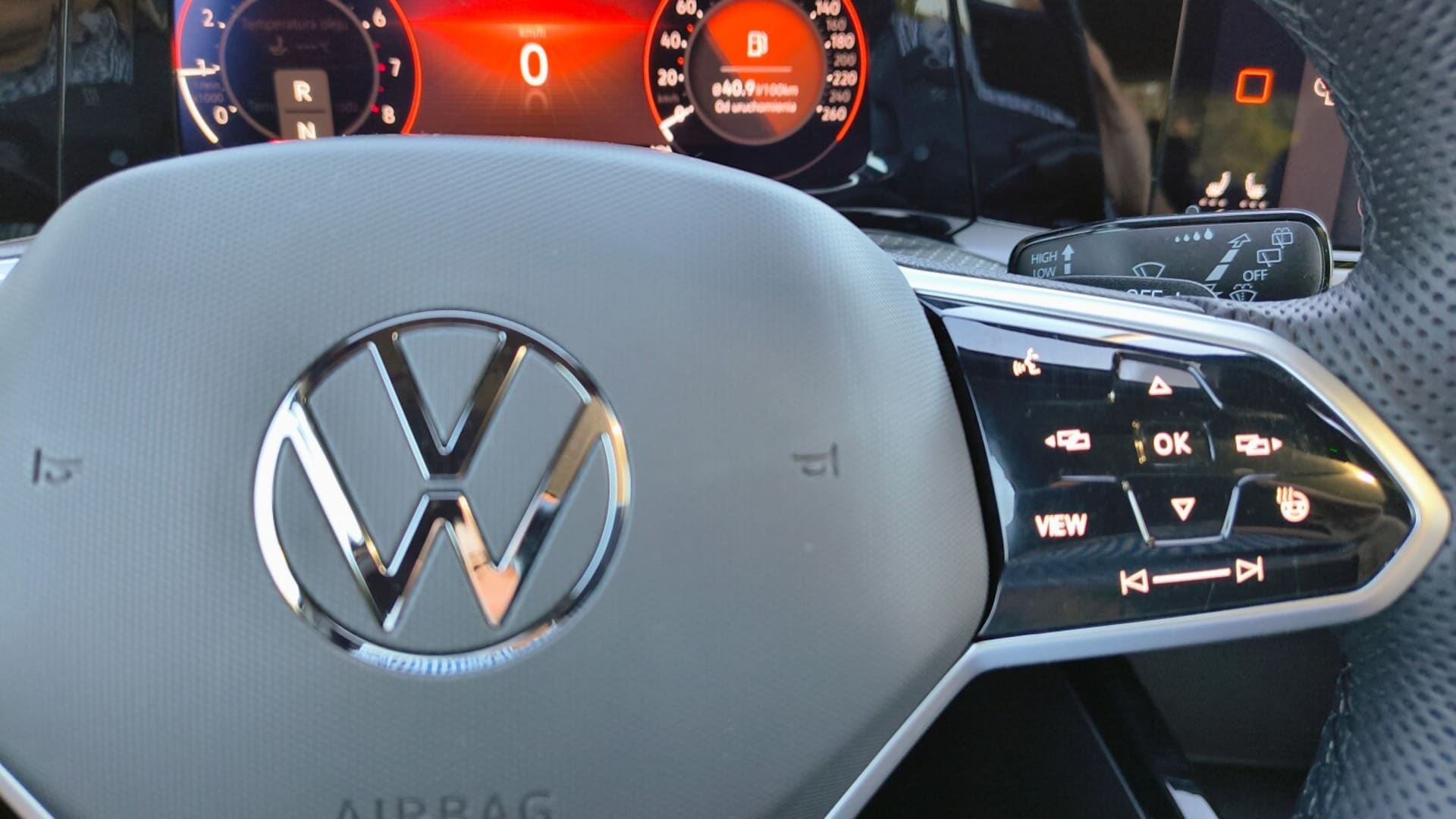 Volkswagen Golf R-Line