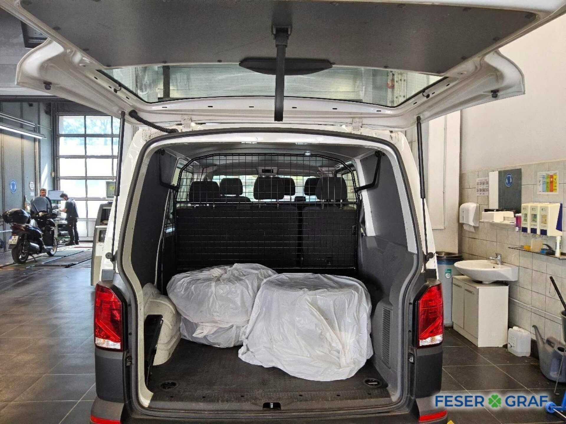Volkswagen T6.1 Transporter Kombi kurzer Radstand