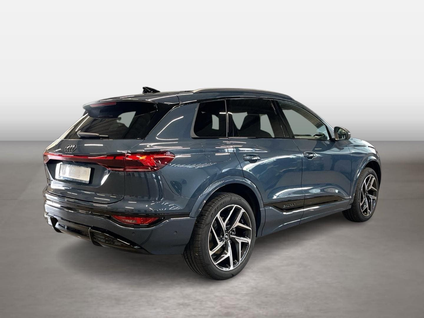Bild über Audi Q6 SUV e-tron S line business e-tron performance 225 kW - für weitere Informationen kontaktieren Sie den Audi Partner