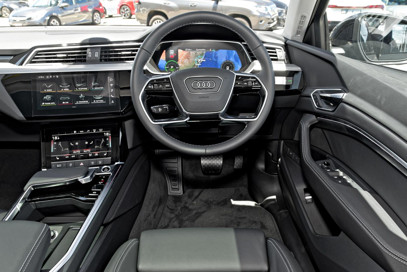 Image about Audi Q8 Sportback e-tron 55 e-tron quattro S line 300,00 kW