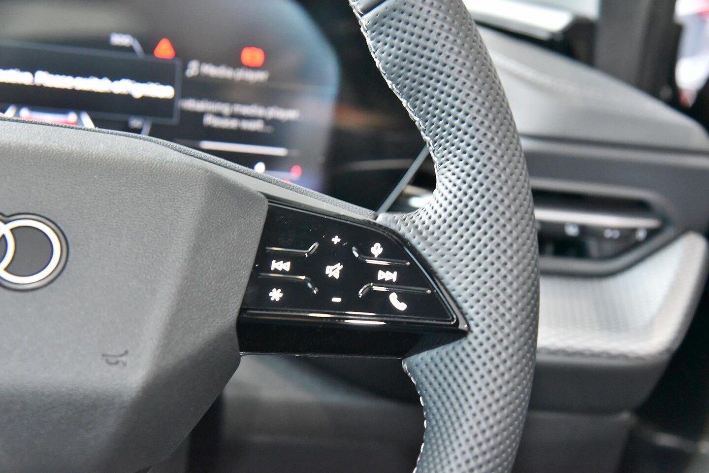 Image about Audi Q5 SUV TDI quattro 150 kW sport