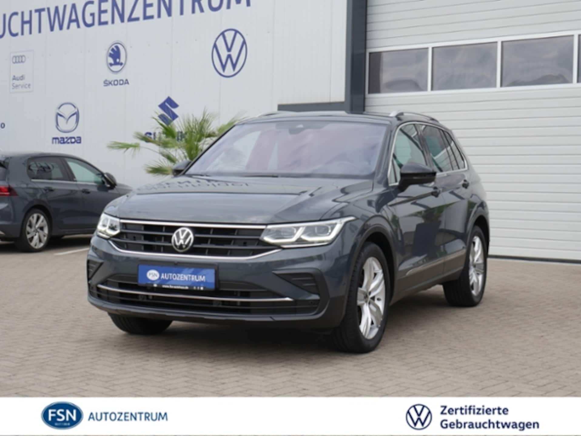 Volkswagen Tiguan — Volkswagen Tiguan 1.5 TSI DSG AHK NAVI ACC SITZHZG FSH MATRIX-LED AREAVIEW MFL PDC LMF