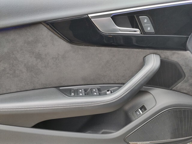 Image about Audi RS 4 Avant TFSI quattro tiptronic