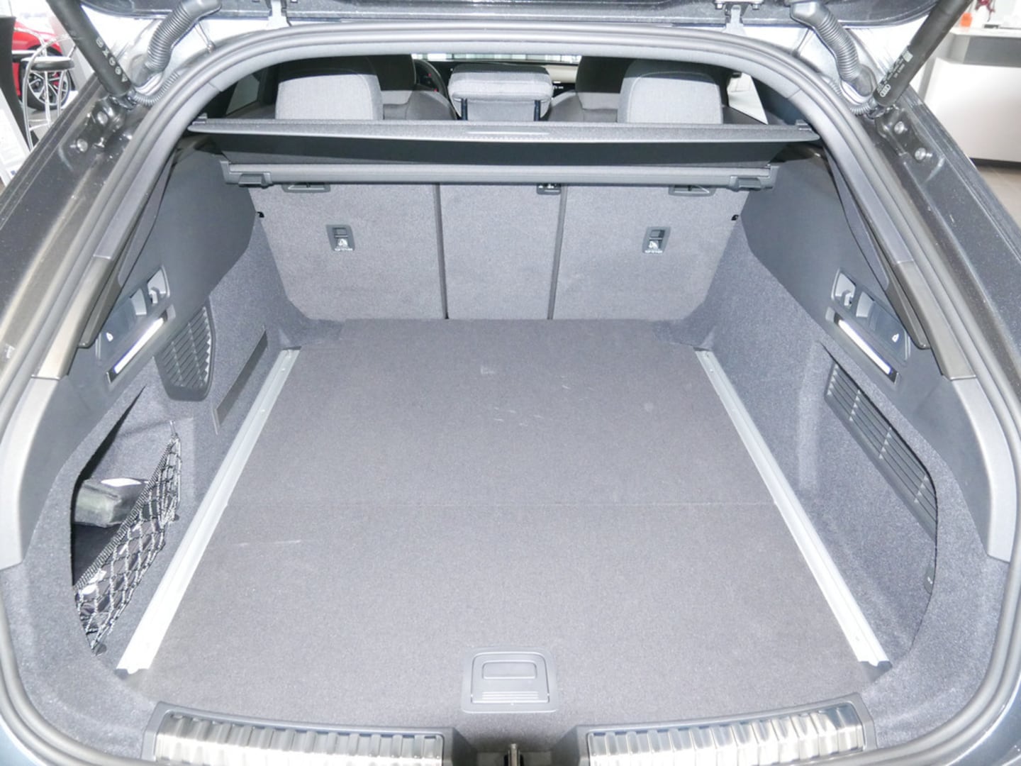 Bild über Audi A6 Avant edition one TDI quattro 150 kWS tronic - für weitere Informationen kontaktieren Sie den Audi Partner