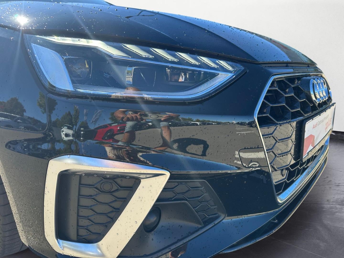 Bild über Audi A4 Avant S line 40 TFSI S tronic - für weitere Informationen kontaktieren Sie den Audi Partner