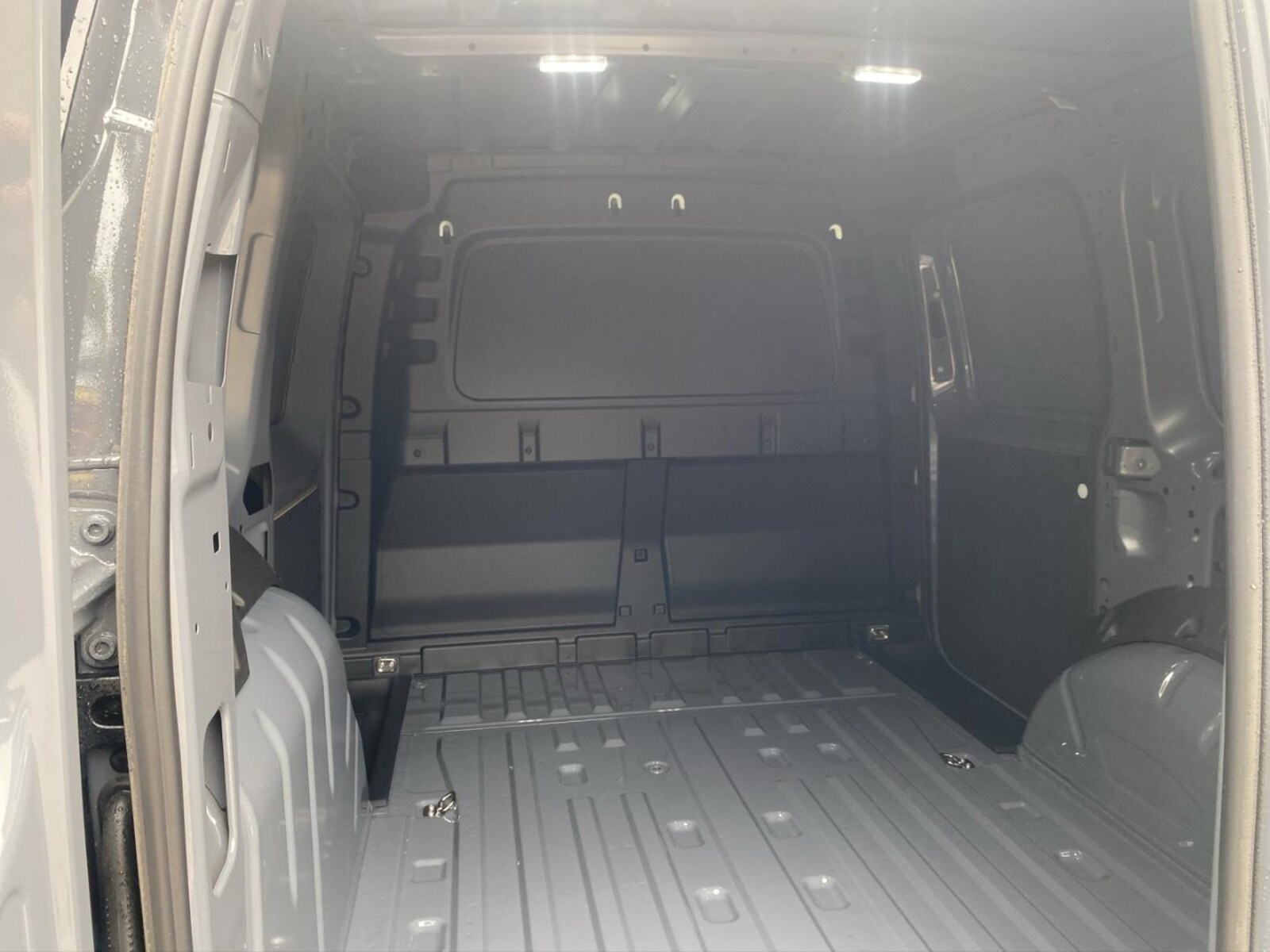 Volkswagen Caddy Cargo – Bild 13