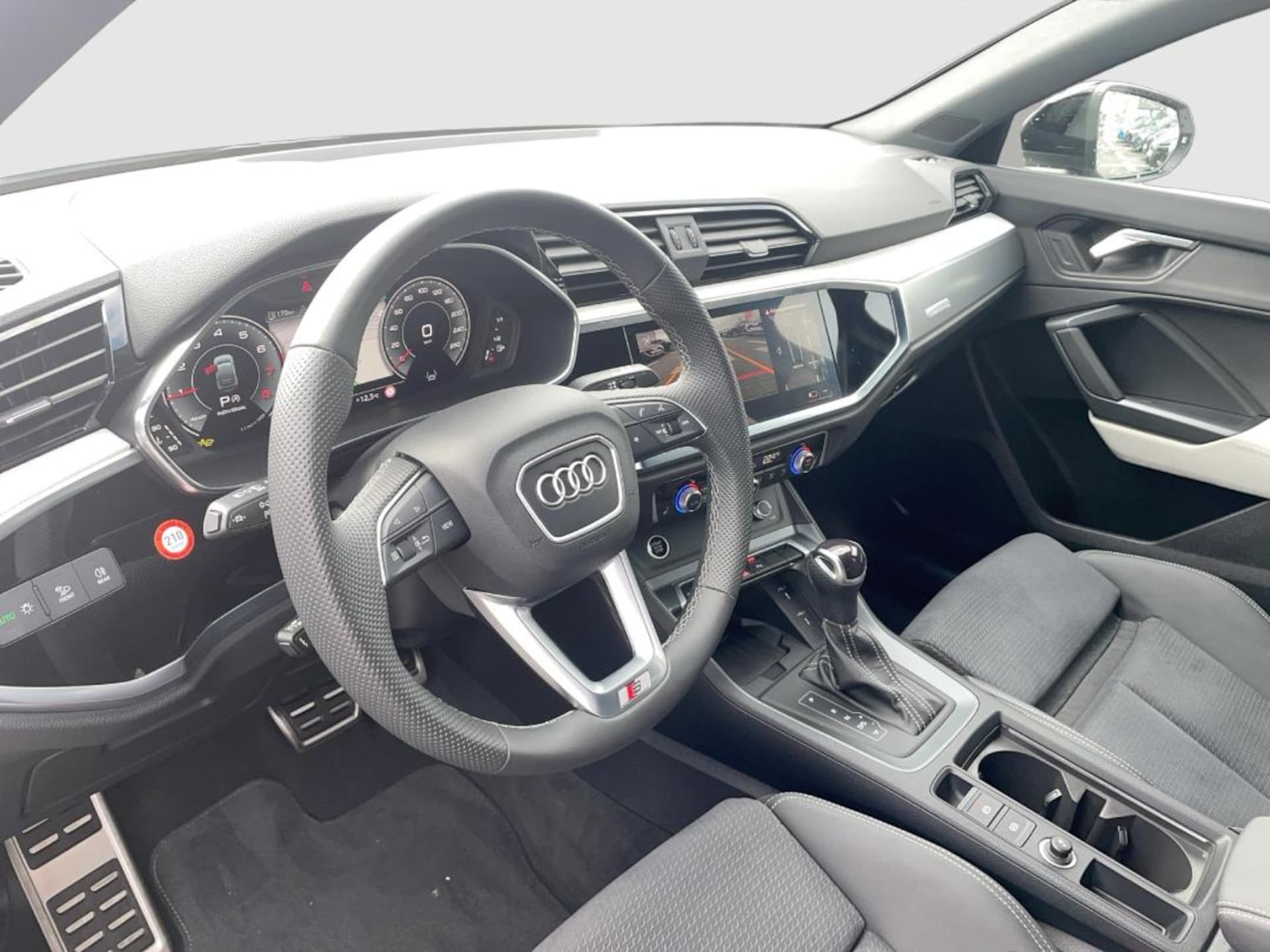 Audi Q3 Sportback S line
