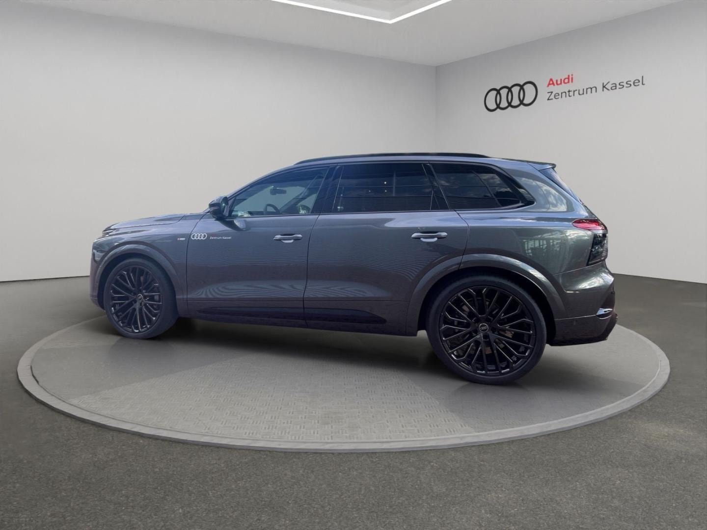 Bild über Audi Q7 SUV TDI quattro 220 kW tiptronic - für weitere Informationen kontaktieren Sie den Audi Partner