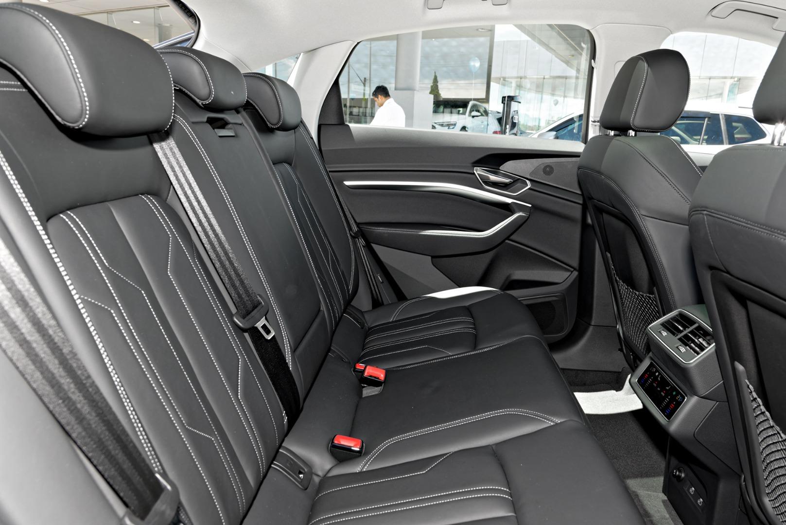 Image about Audi Q8 Sportback e-tron 55 e-tron quattro S line 300,00 kW
