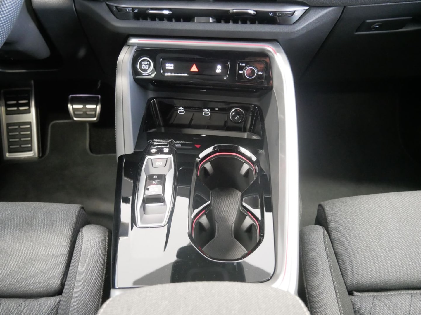 Bild über Audi Q5 SUV TFSI 150 kW S tronic - für weitere Informationen kontaktieren Sie den Audi Partner