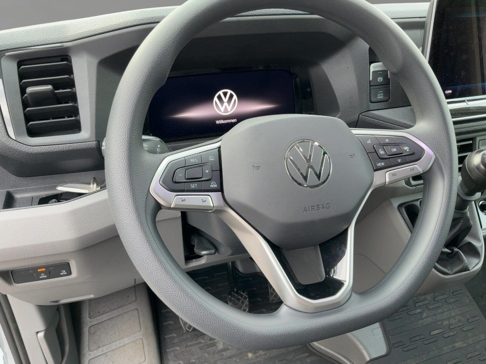 Volkswagen Crafter Kasten mittlerer Radstand – Bild 10