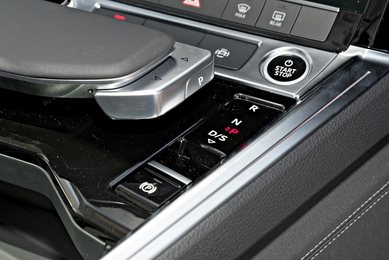 Image about Audi Q8 Sportback e-tron 55 e-tron quattro S line 300,00 kW