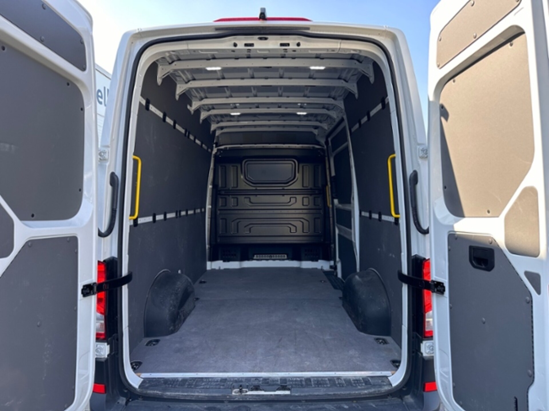 Volkswagen Crafter Kasten mittlerer Radstand