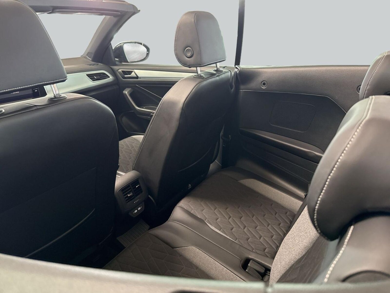 Volkswagen T-Roc Cabriolet – Bild 11