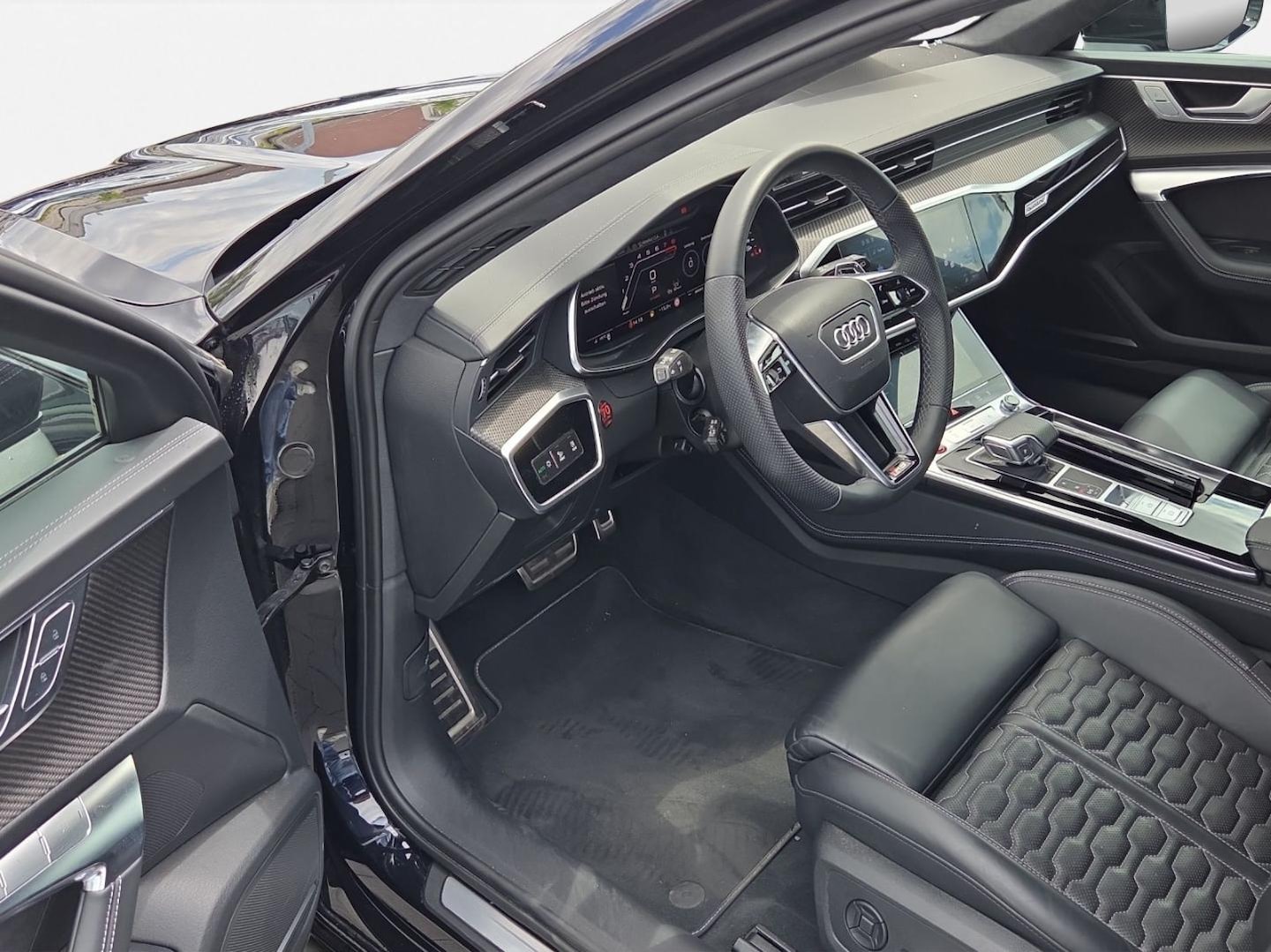 Bild über Audi RS 6 Avant TFSI quattro tiptronic - für weitere Informationen kontaktieren Sie den Audi Partner