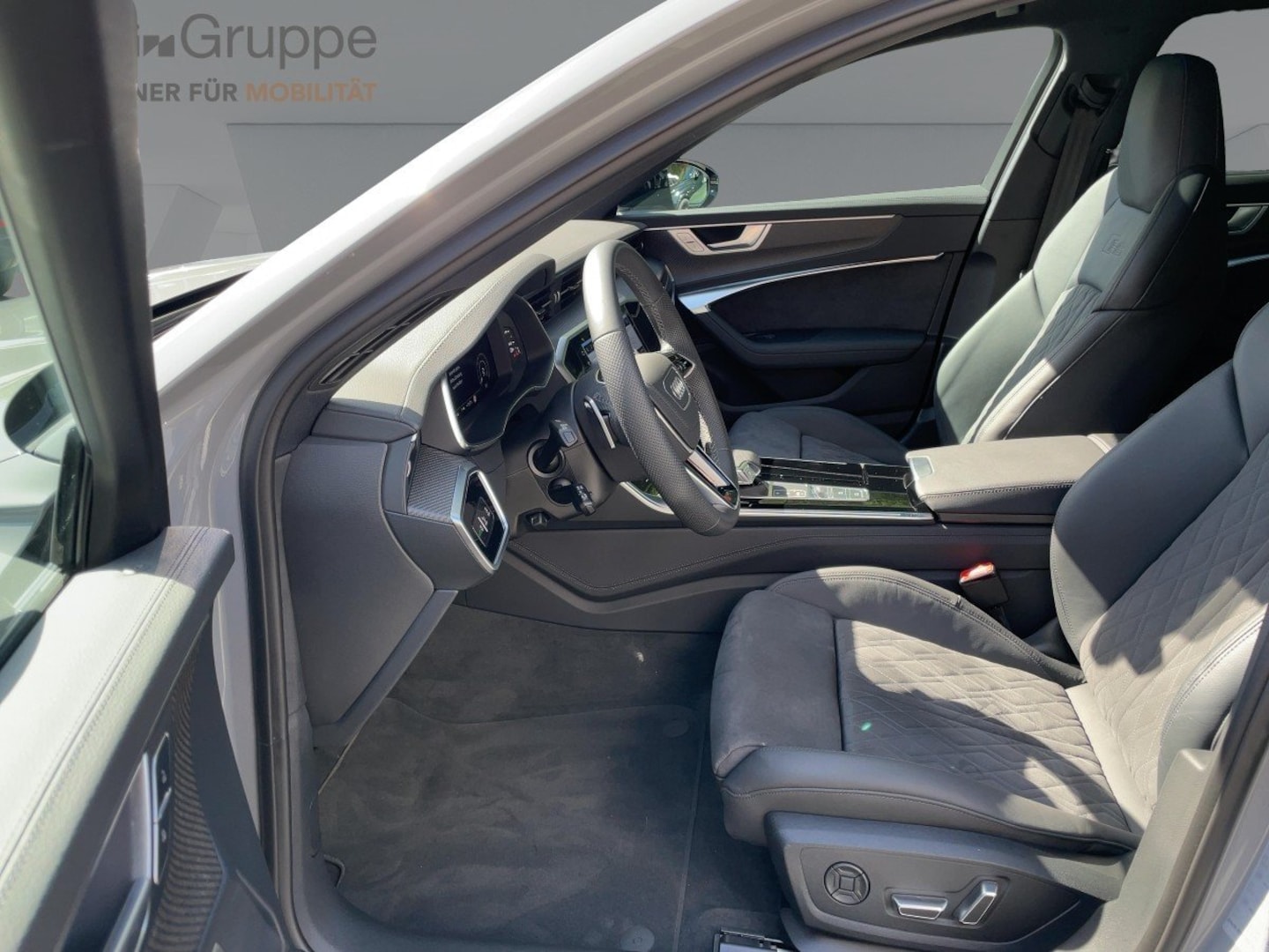 Bild über Audi RS 6 Avant TFSI quattro tiptronic - für weitere Informationen kontaktieren Sie den Audi Partner