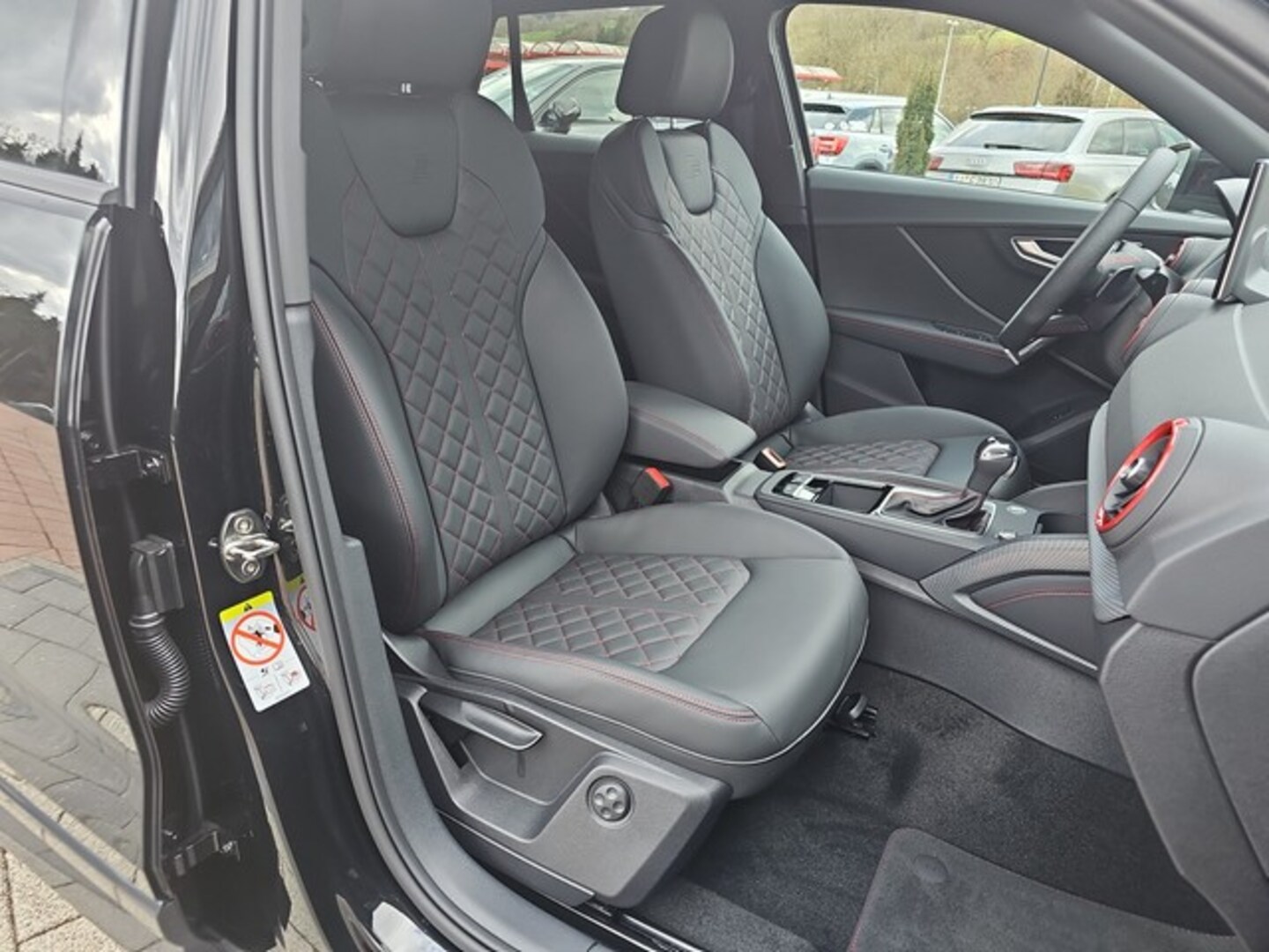 Bild über Audi Q2 S line 35 TFSI S tronic - für weitere Informationen kontaktieren Sie den Audi Partner