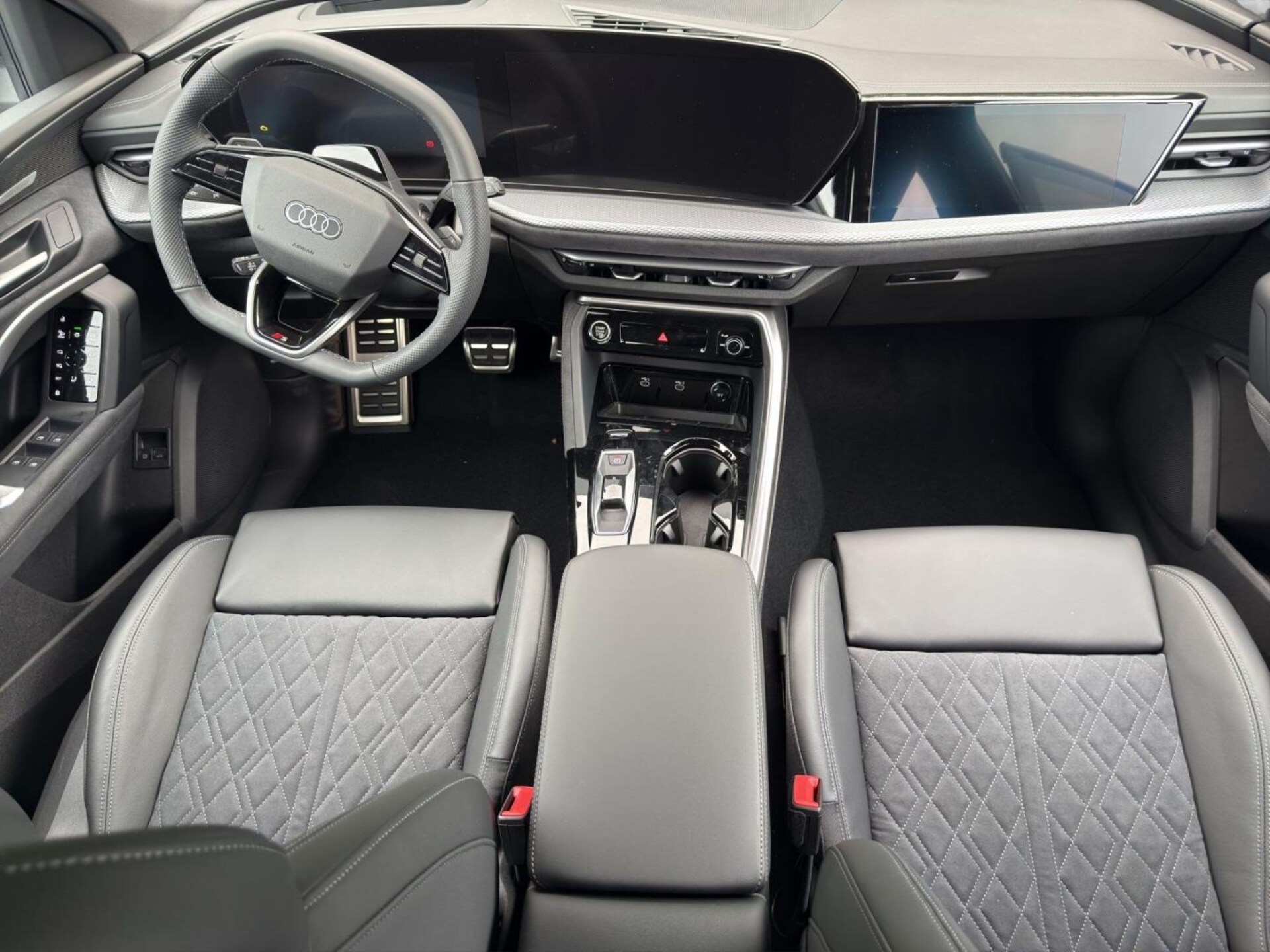 Audi Q5 SUV e-hybrid edition one