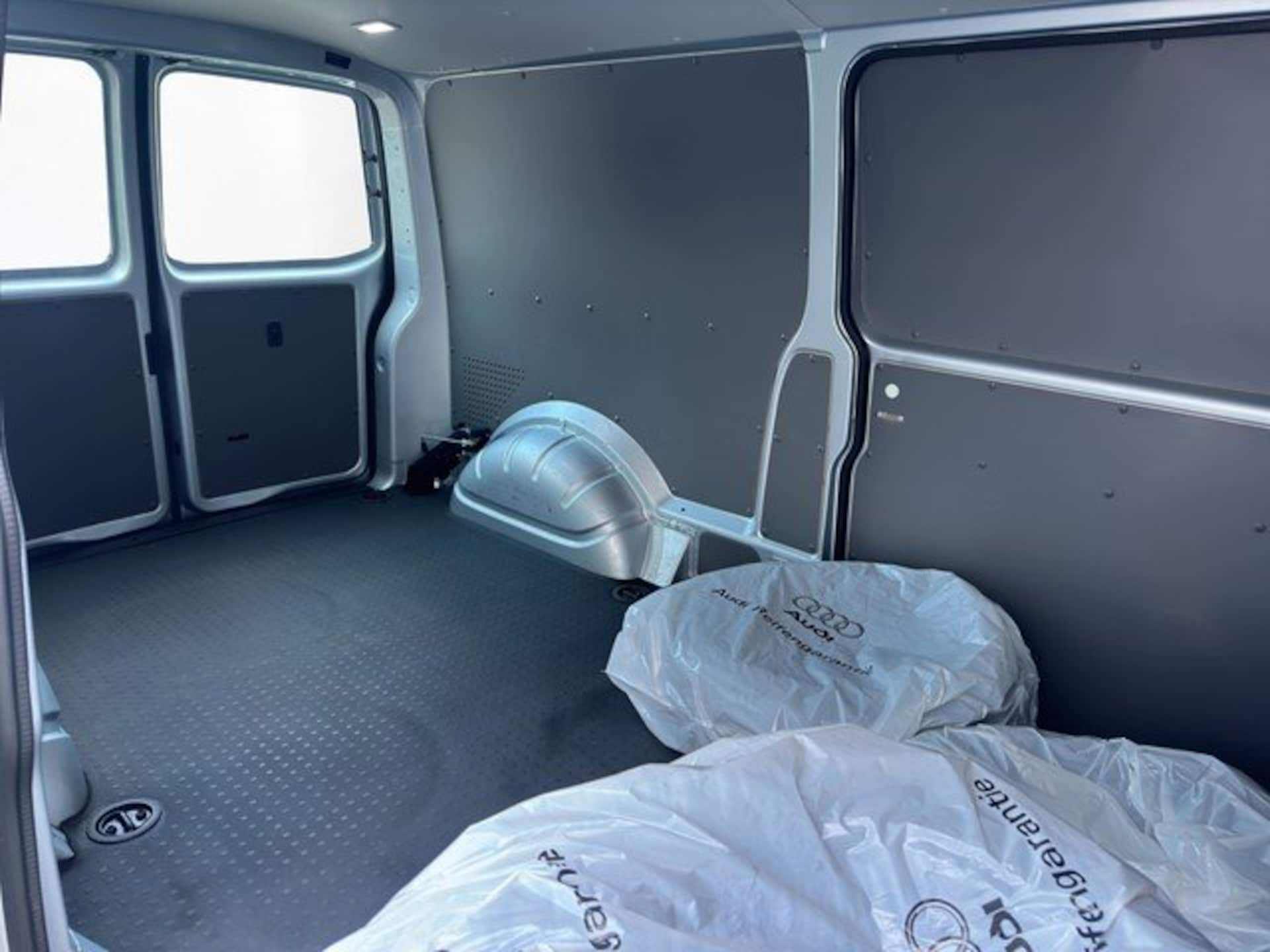 Volkswagen T6.1 Transporter Kasten langer Radstand