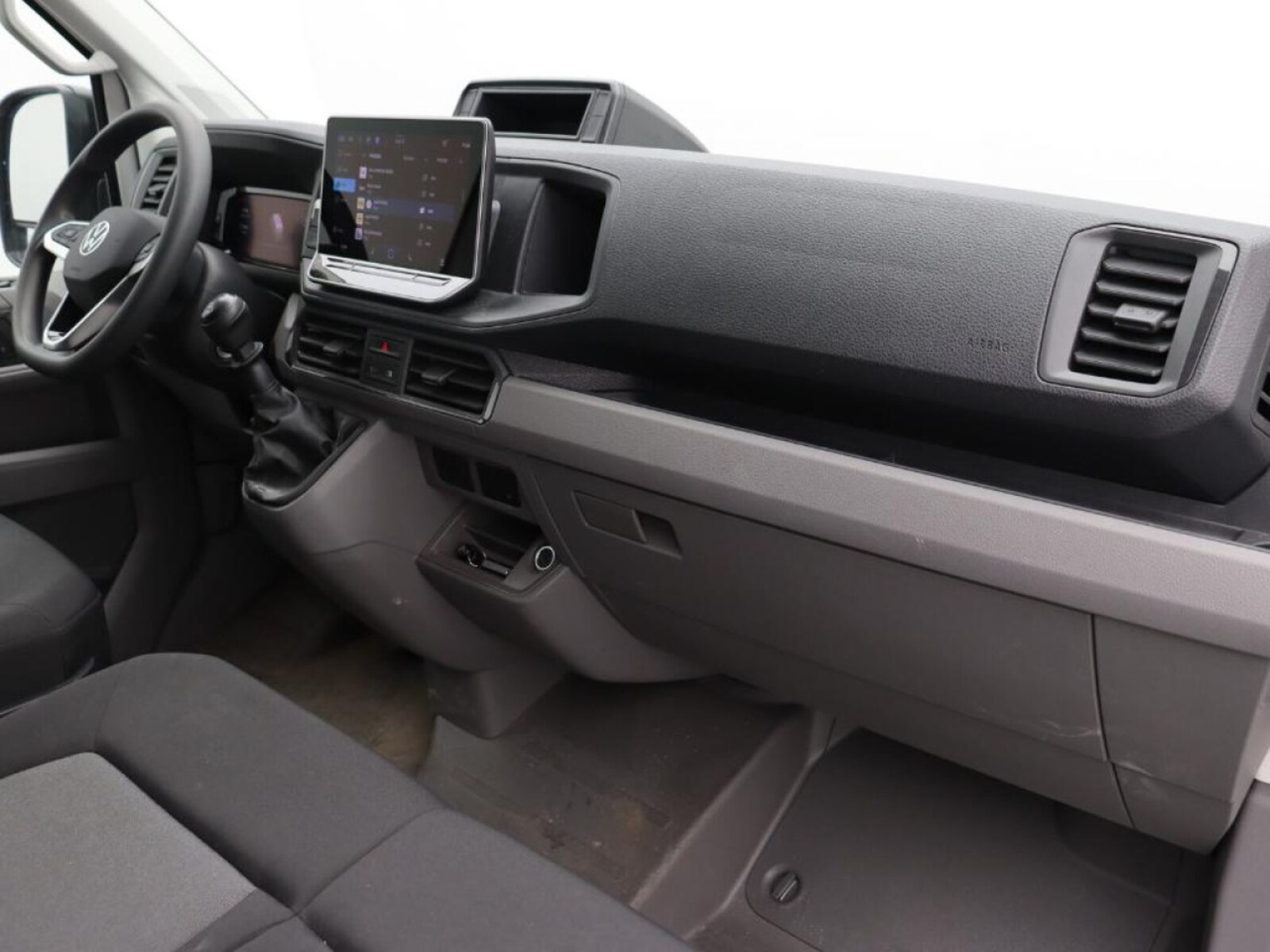 Volkswagen Crafter Kasten mittlerer Radstand – Bild 4