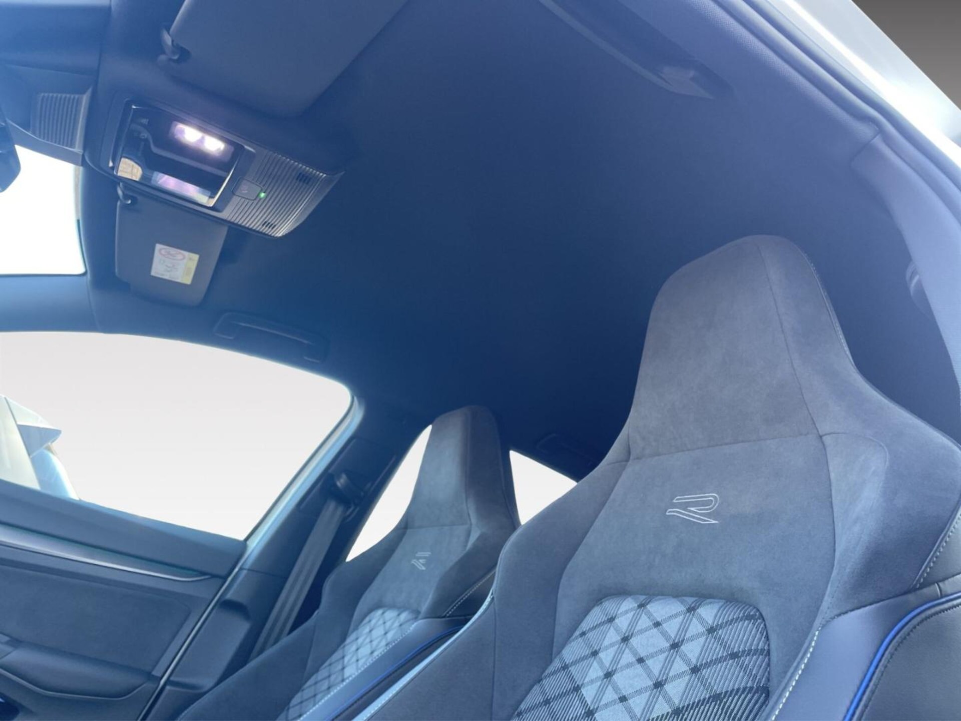 Volkswagen Golf R-Line