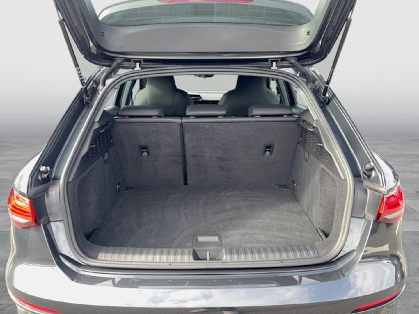 Bild über Audi A3 Sportback 30 TDI S tronic - für weitere Informationen kontaktieren Sie den Audi Partner