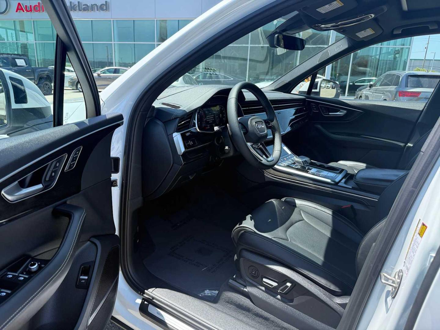 2025 Audi Q7 Prestige - Photo 17