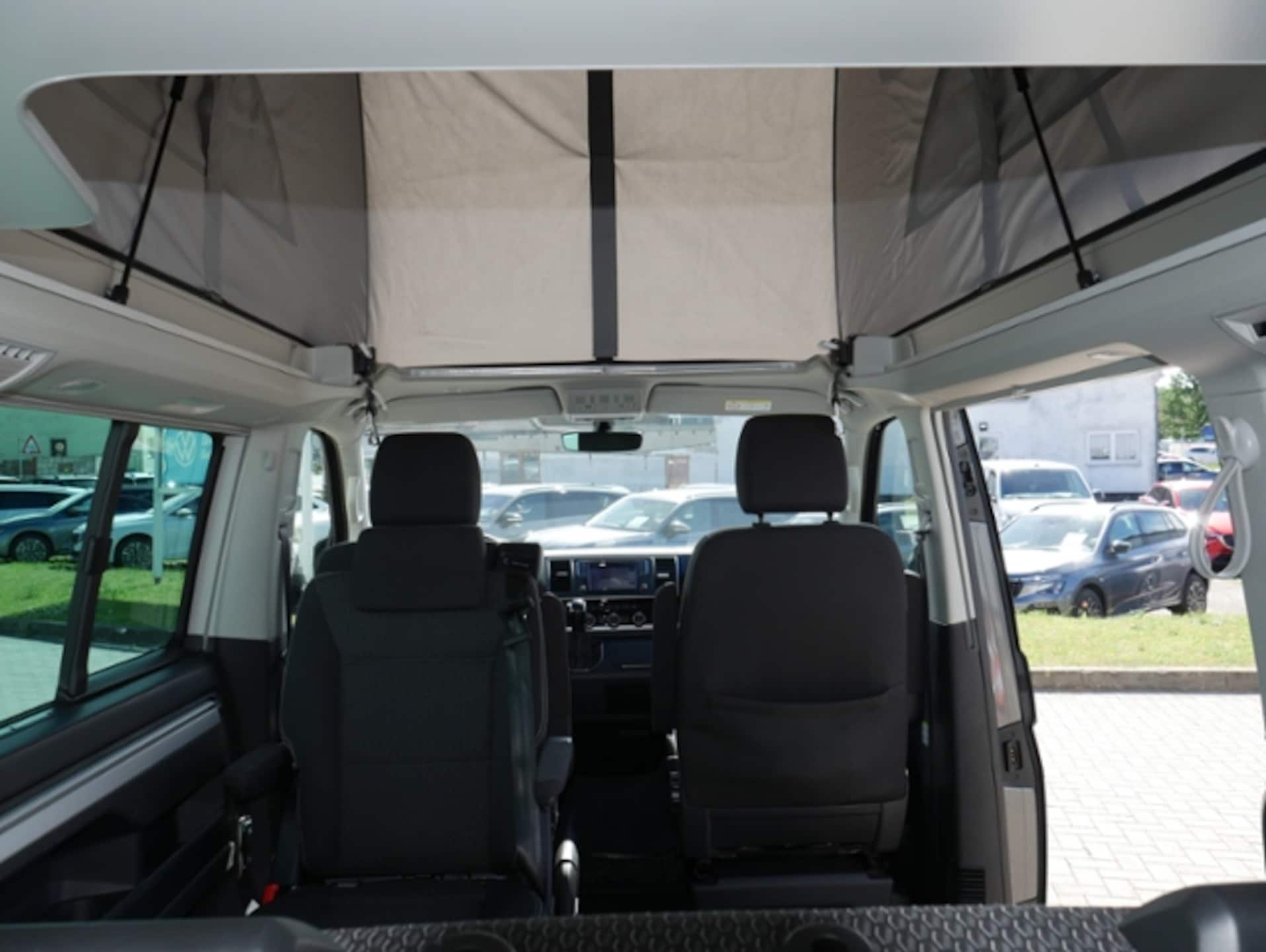 Volkswagen T6 California Beach