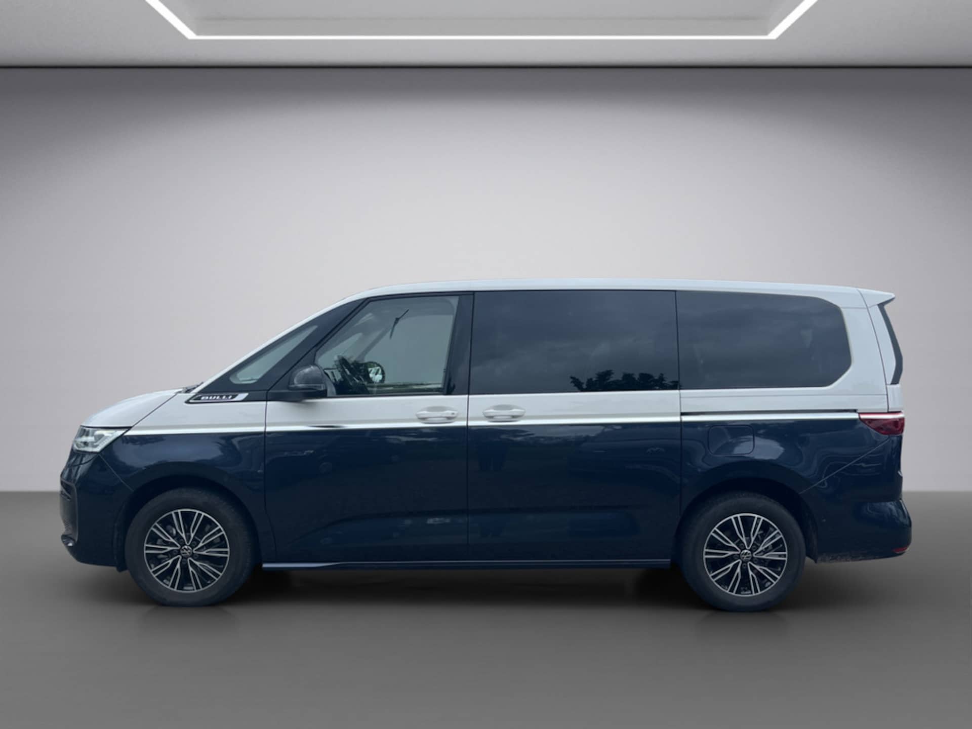 Volkswagen Multivan Langversion Basis-Modell