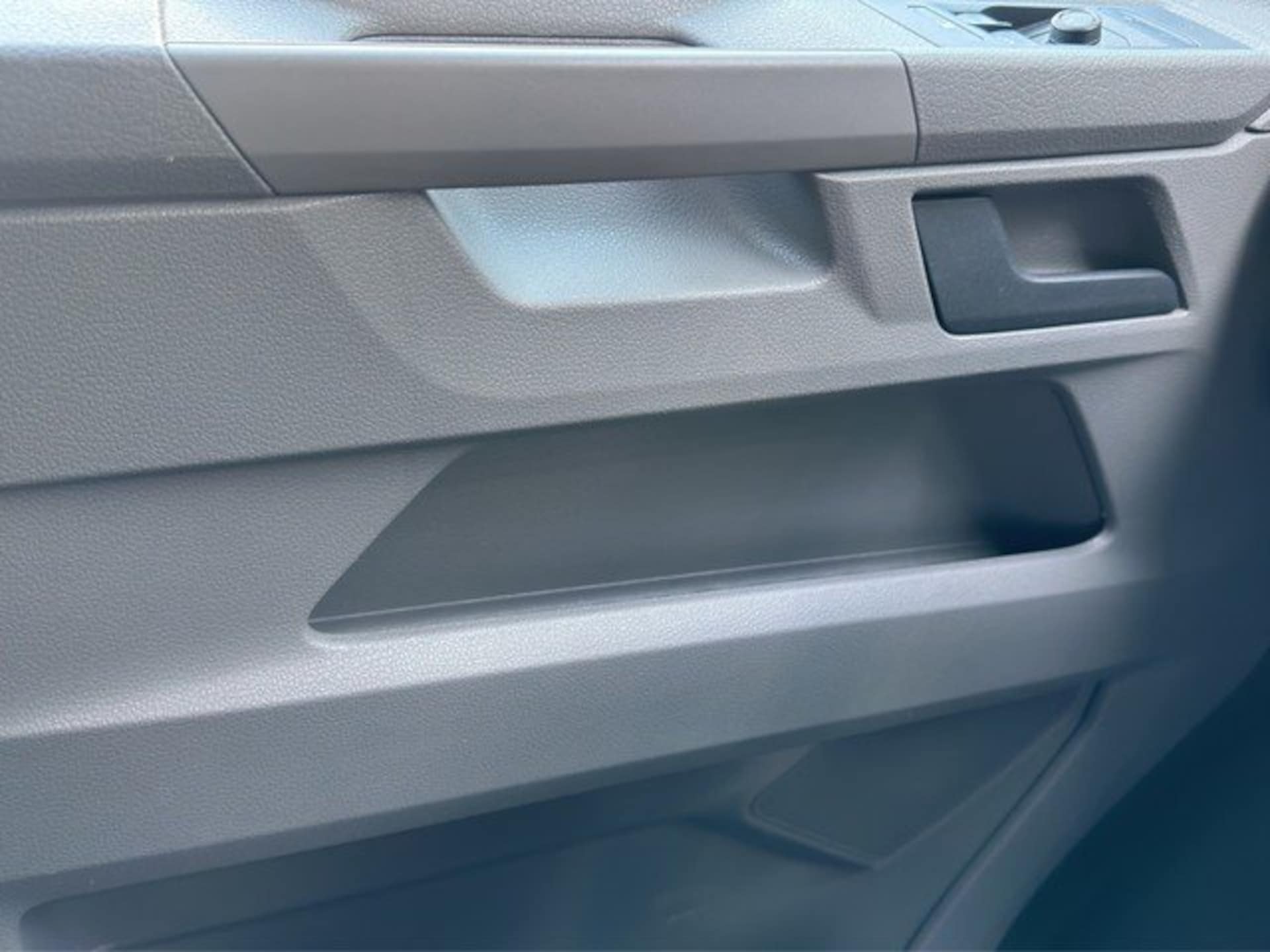 Volkswagen T6.1 Transporter Kasten langer Radstand