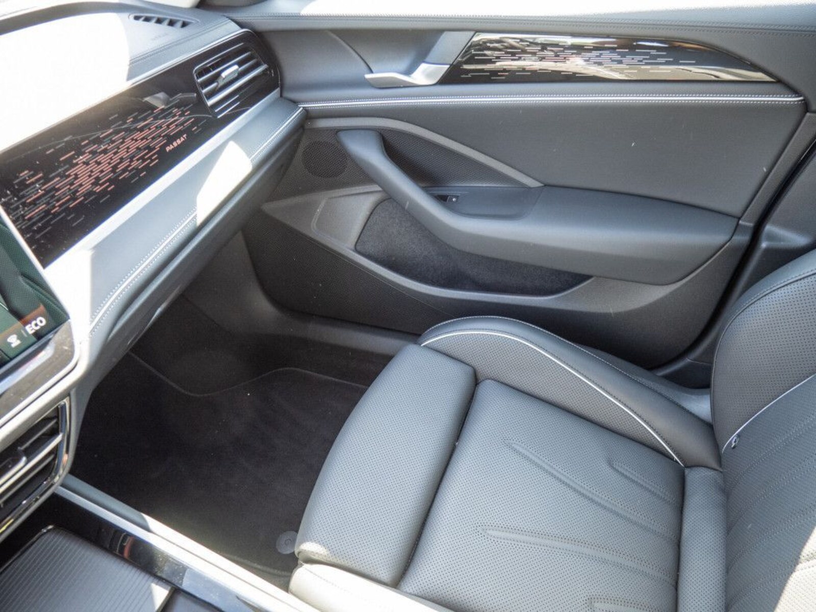 Volkswagen Passat – Bild 14