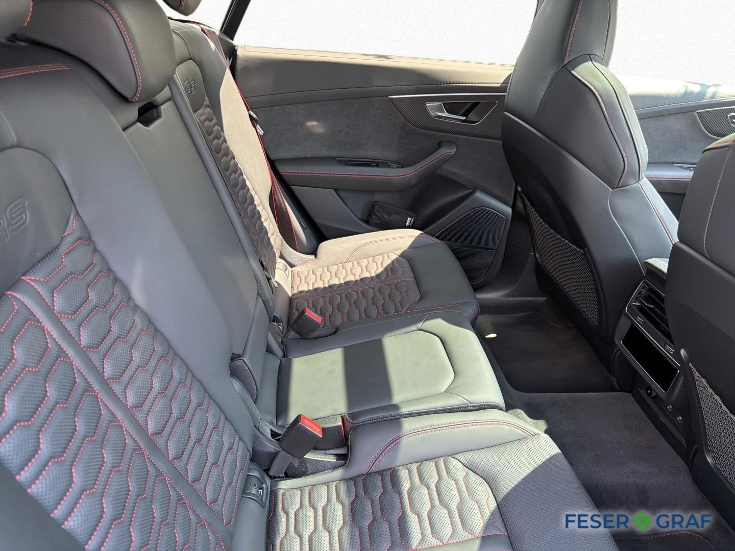 Bild über Audi RS Q8 SUV TFSI quattro 471 kW tiptronic - für weitere Informationen kontaktieren Sie den Audi Partner