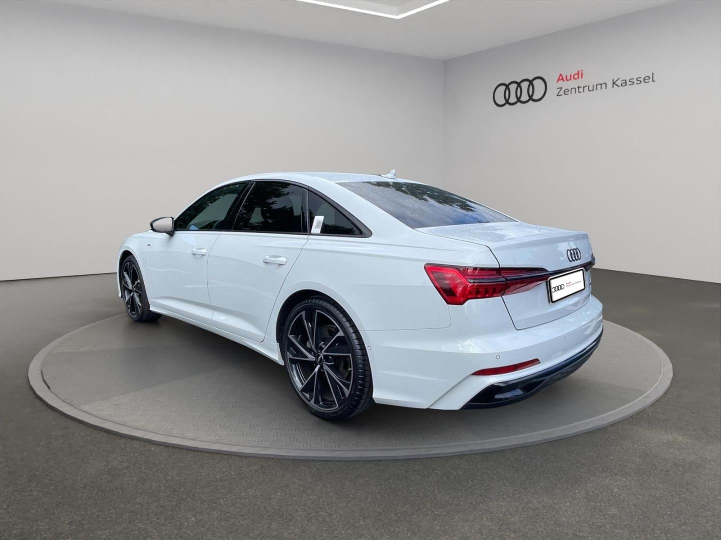 Bild über Audi A6 Limousine S line 45 TFSI quattro S tronic - für weitere Informationen kontaktieren Sie den Audi Partner