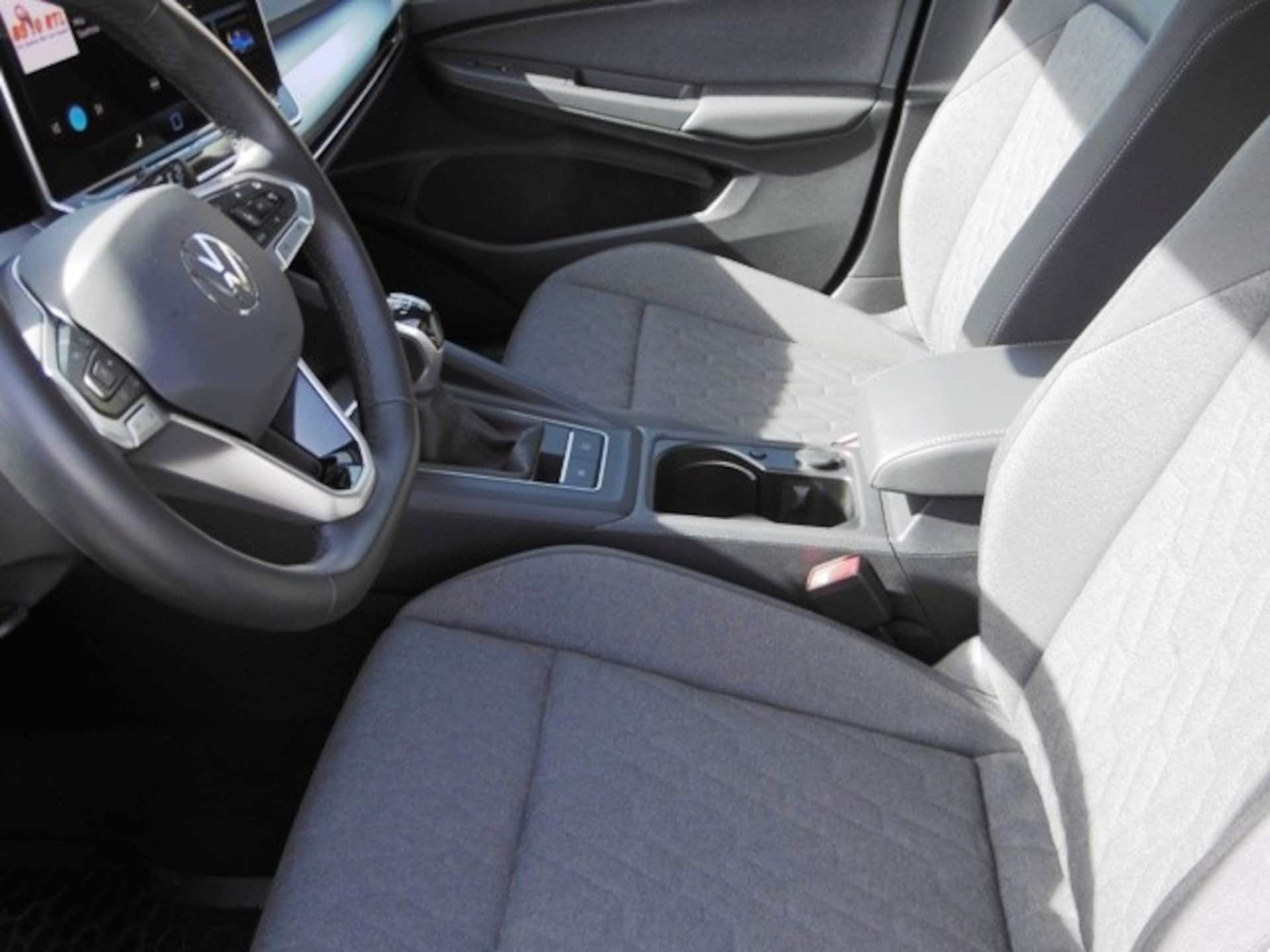 Volkswagen Golf Life