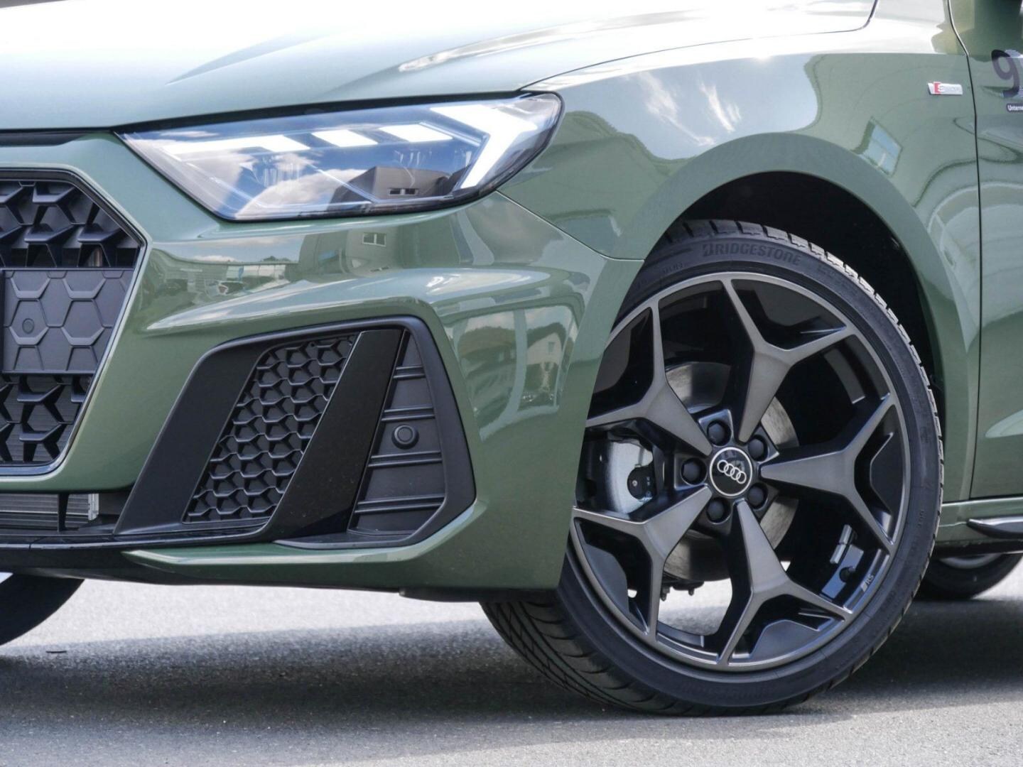 Bild über Audi A1 Sportback S line 30 TFSI S tronic - für weitere Informationen kontaktieren Sie den Audi Partner