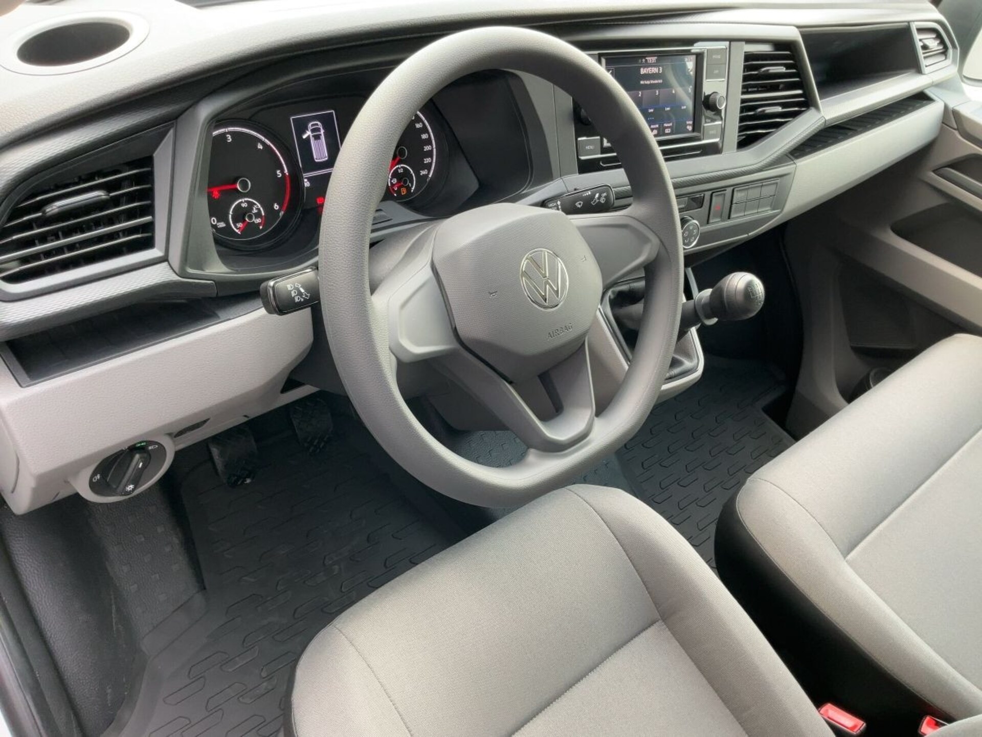 Volkswagen T6.1 Transporter Kasten langer Radstand