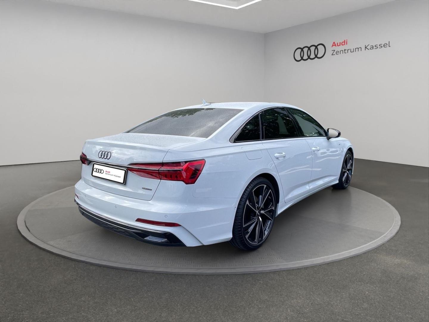 Bild über Audi A6 Limousine S line 45 TFSI quattro S tronic - für weitere Informationen kontaktieren Sie den Audi Partner