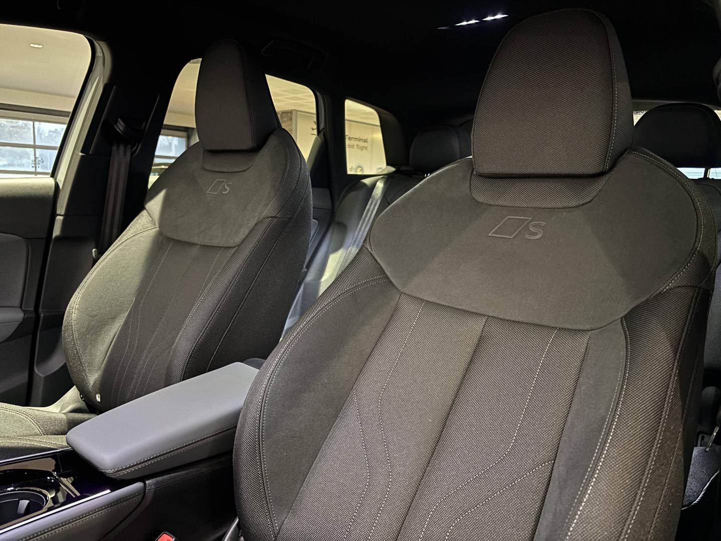 Image about Audi Q3 e-hybrid Design e-hybrid 272 ch S tronic