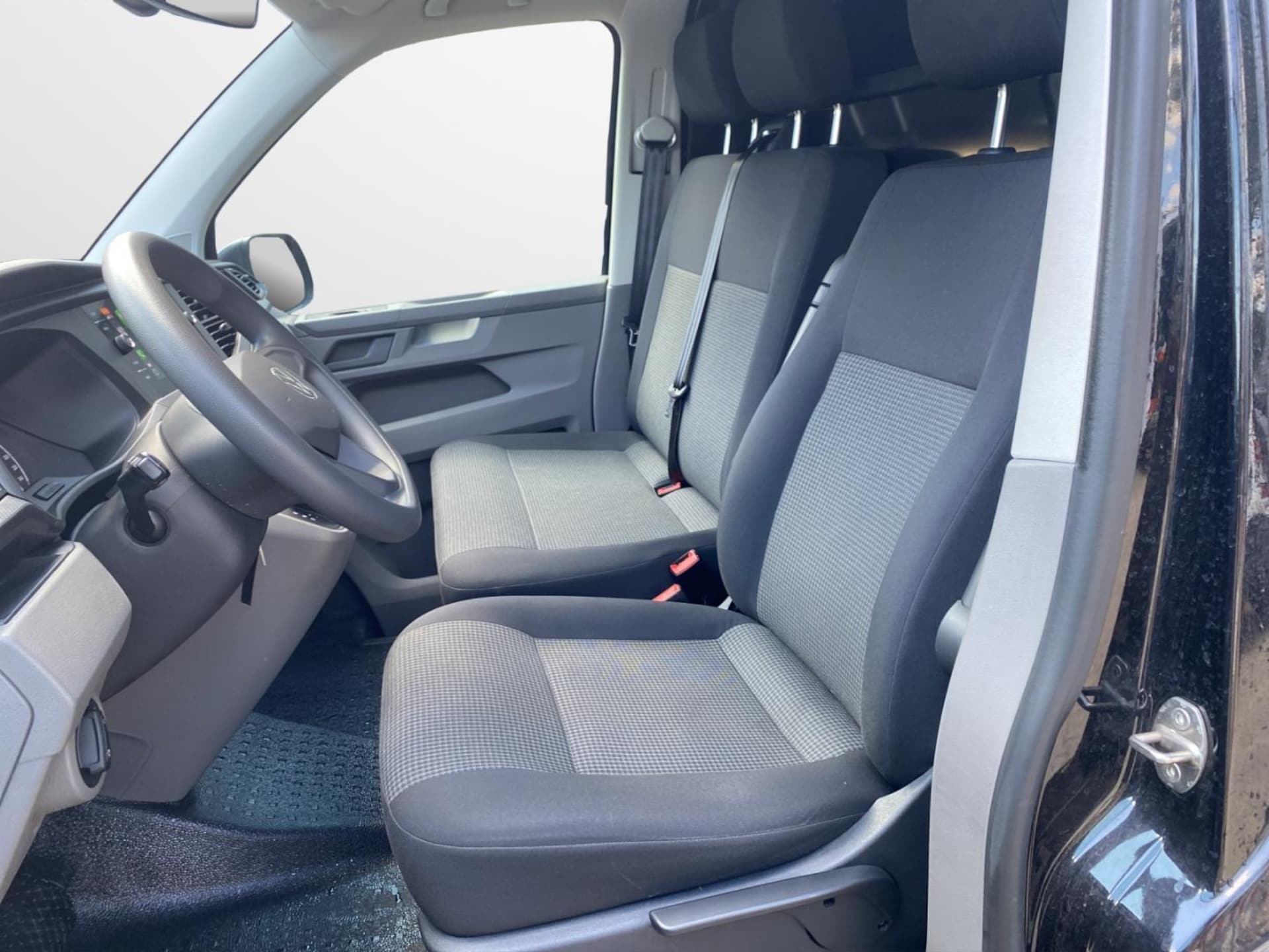 Volkswagen T6.1 Transporter Kasten langer Radstand