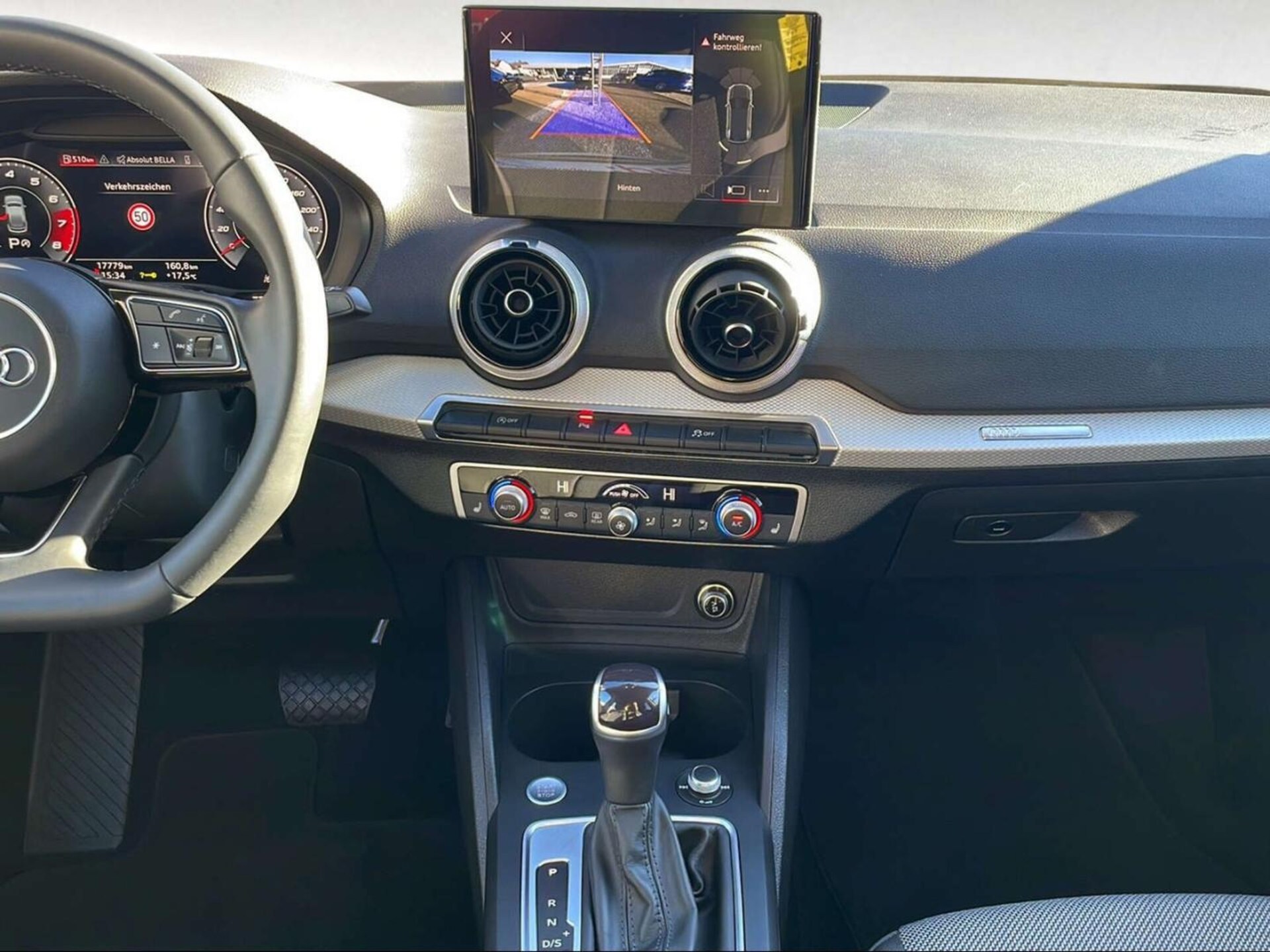 Audi Q2 S line