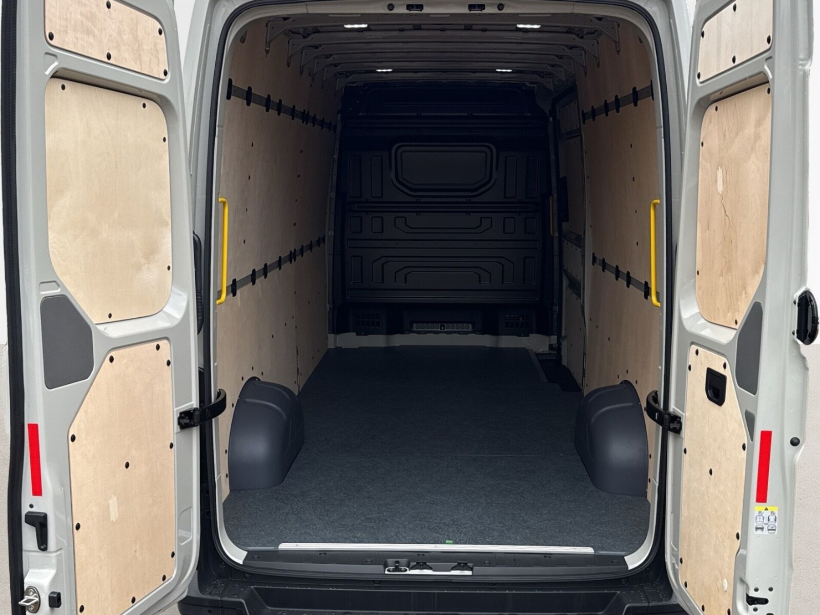 Volkswagen Crafter Kasten langer Radstand – Bild 10