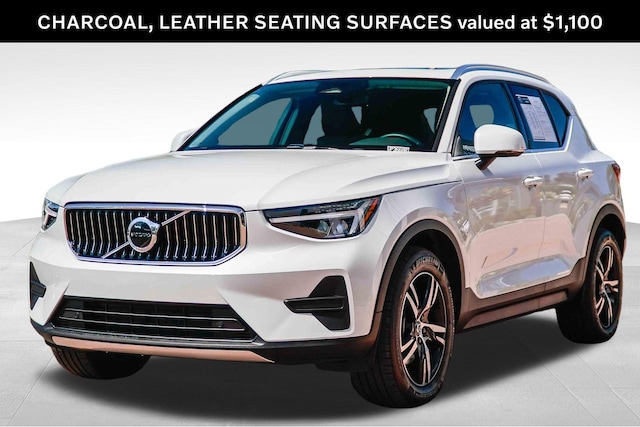 2025 Volvo XC40